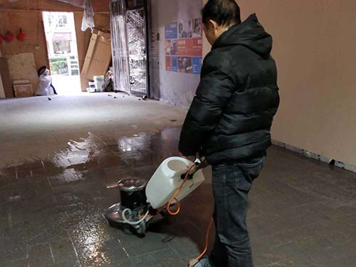 地面清洗现场操场作
